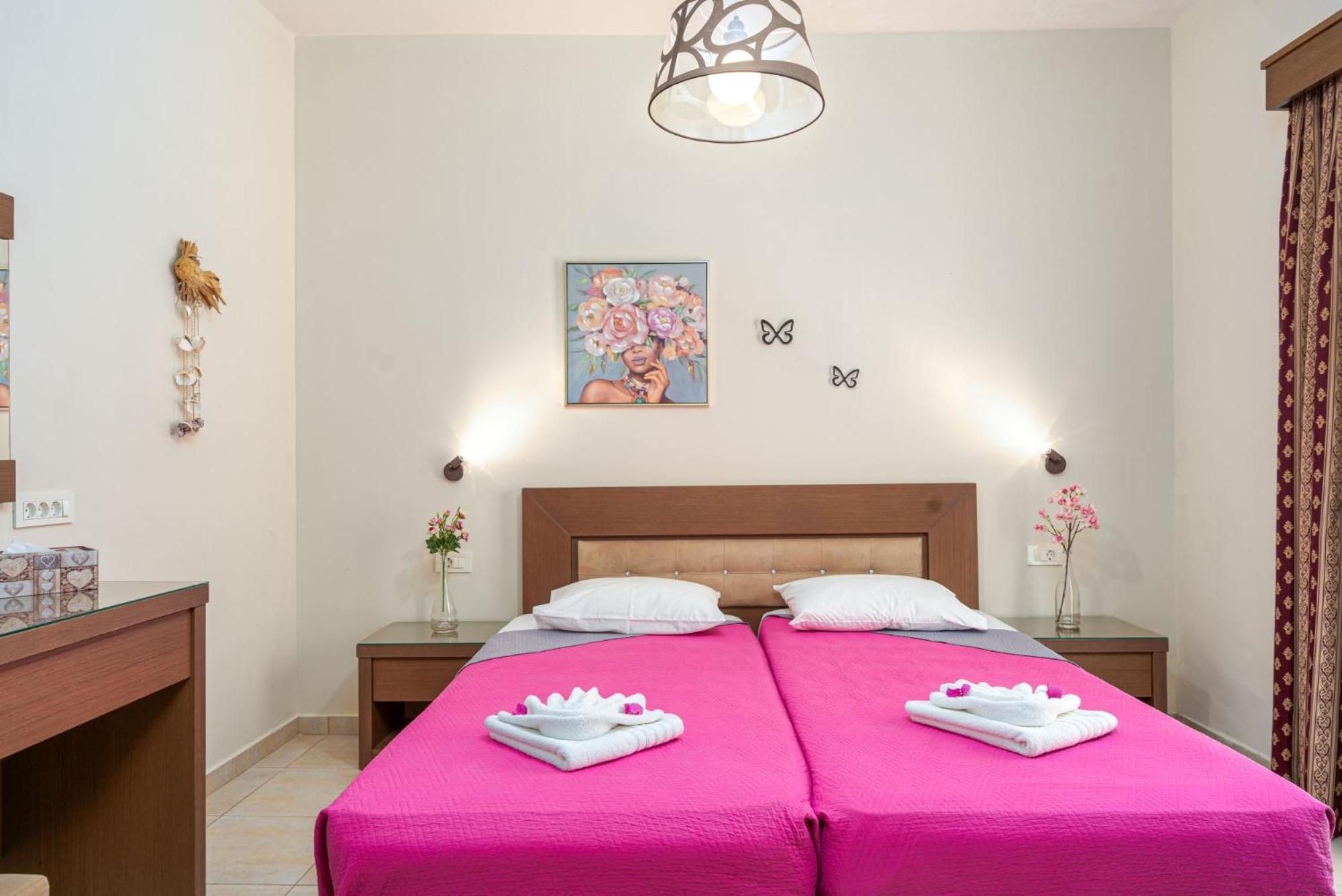 Stathis Beachfront Luxury Rooms Каламакион Номер фото