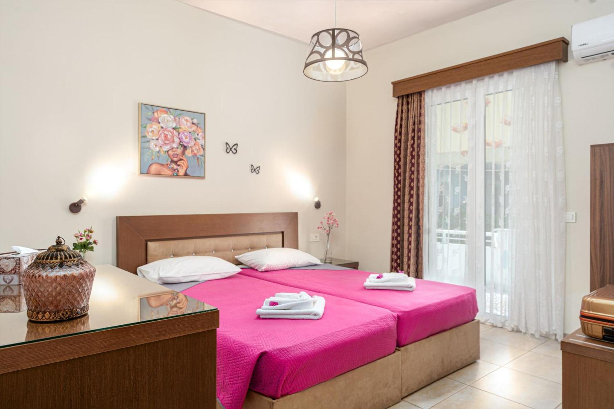 Stathis Beachfront Luxury Rooms Каламакион Номер фото