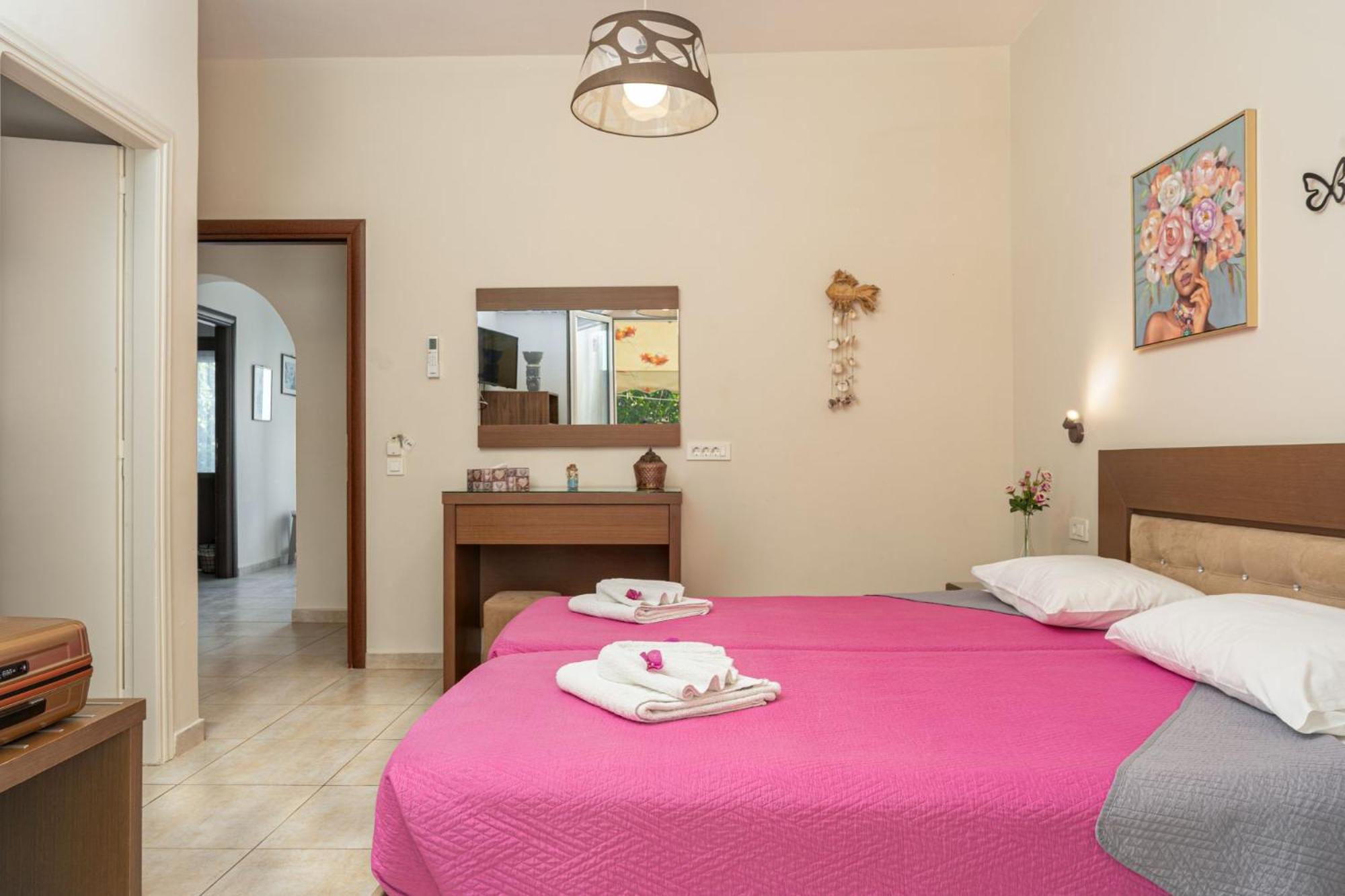 Stathis Beachfront Luxury Rooms Каламакион Номер фото